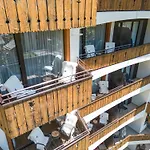 Swiss Alpine Allalin Hotell