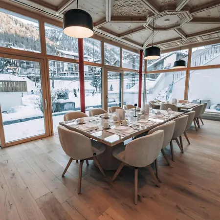 Hotel Swiss Alpine Allalin 4*