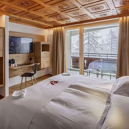 Swiss Alpine Allalin Hotel 4*