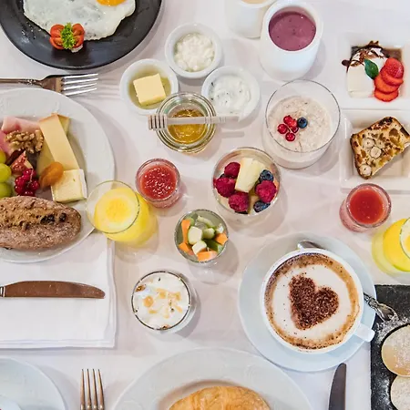 Swiss Alpine Allalin Hotell