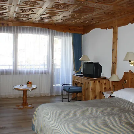 Swiss Alpine Allalin Отель 4*