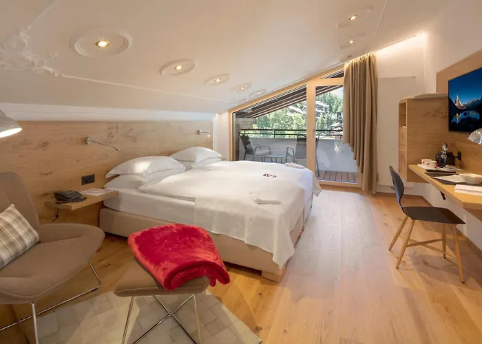 Hotel Swiss Alpine Allalin 4*